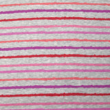 Sudadera de peluche a rayas rojas, rosas y violetas con fondo gris jaspeado