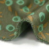Sweat envers doudou bourgeons d’été vert d'eau et ocre fond kaki