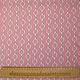 Satin de polyester léger imprimé maillons blanc fond rose
