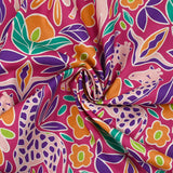 Algodón estampado love of jirafas fondo fucsia