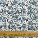 Coton matelassé double face Mayla fleurs bleu fond blanc au mètre