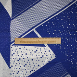 Mousseline crinkle satinée imprimée pois graphique blanc et bleu roi