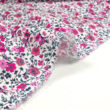 Anna Pink Flowers Algodón estampado y fondo blanco Fucsia por metro