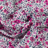 Anna Pink Flowers Algodón estampado y fondo blanco Fucsia por metro