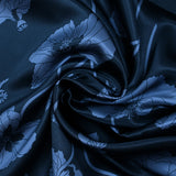 Satén de seda con estampado de amapolas azul pizarra, fondo marino