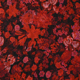 Mousseline crinkle imprimée bouquet floral rouge et rose fond noir
