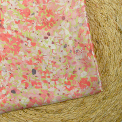 Satin de soie imprimé fleurettes rose corail fond vert pastel